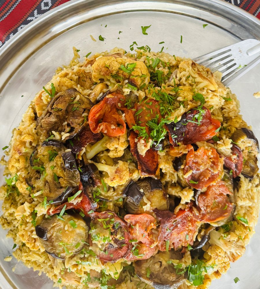 Upside-down chicken and rice maqluba